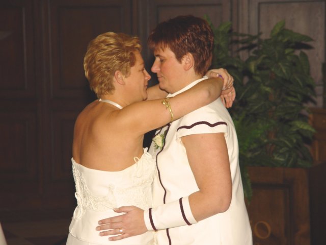openingdanceletitwhipbylucylawless.jpg